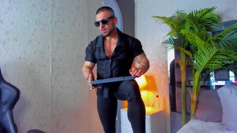 dennis_cox_ online show from February 18, 11:33 am