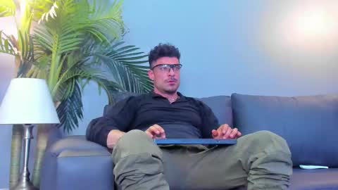 dennis_cox_ online show from October 12, 11:37 pm