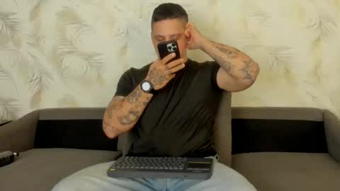 dennis munera online show from December 10, 11:00 am