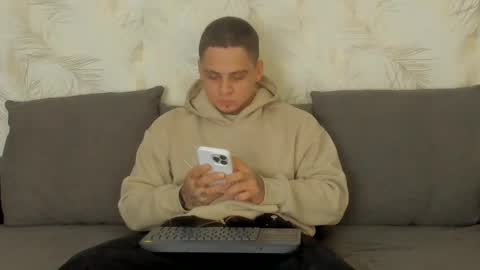 dennis munera online show from January 3, 12:52 pm