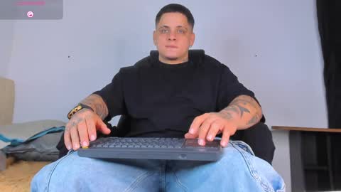 dennis munera online show from October 8, 9:40 am