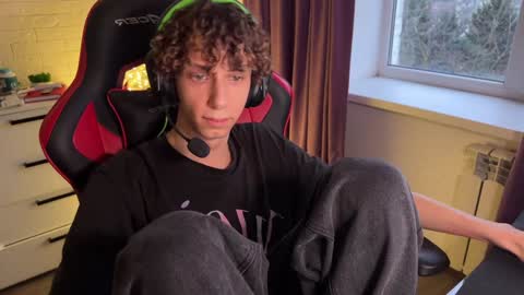 Snapshot of denobluora chatting on December 17, 1:27 pm Jasper   online show from December 17, 1:27 pm