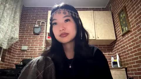 Emma online show from February 19, 3:08 pm