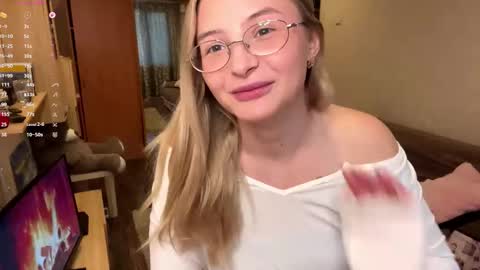 Vi  Victoria online show from November 16, 12:22 pm