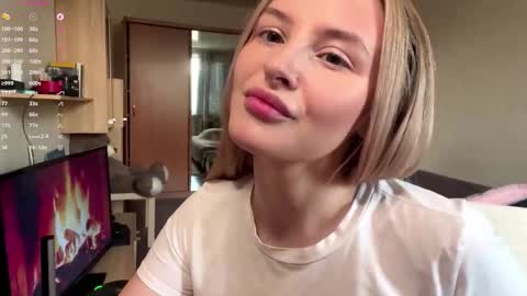 Vi  Victoria online show from November 22, 11:42 am