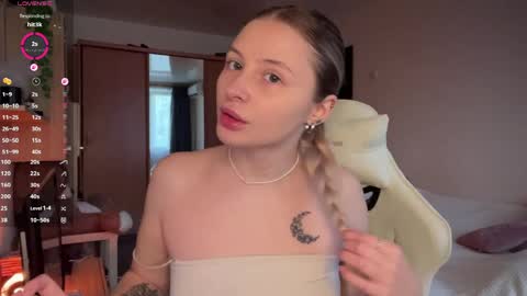 Vi  Victoria online show from April 3, 1:09 pm