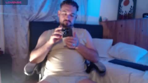 Dereck Mills3 online show from February 23, 3:37 am