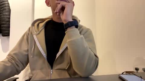 Snapshot of dereck_myers chatting on February 13, 8:48 am Dereck Myers online show from February 13, 8:48 am