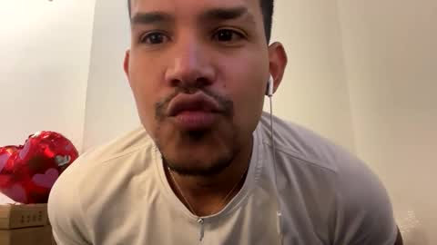 Snapshot of dereck_myers chatting on February 22, 6:57 am Dereck Myers online show from February 22, 6:57 am