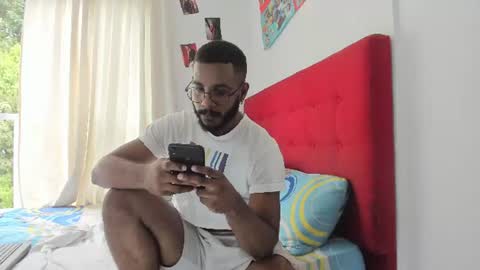 Dereck and Jake online show from June 3, 2:33 pm