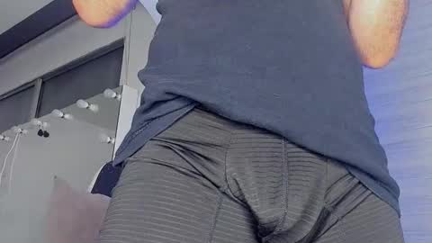 dereckhardd online show from March 3, 1:23 am