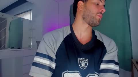 dereckhardd online show from March 19, 11:47 am