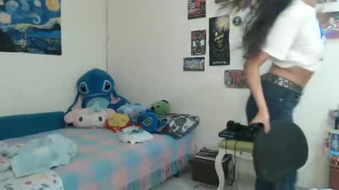 Snapshot of derek_44 chatting on February 6, 12:48 am derek_44 online show from February 6, 12:48 am