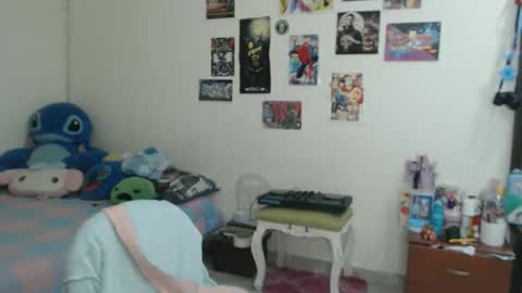 Snapshot of derek_44 chatting on February 13, 12:17 am derek_44 online show from February 13, 12:17 am