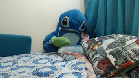 Snapshot of derek_44 chatting on April 17, 2:25 am derek_44 online show from April 17, 2:25 am
