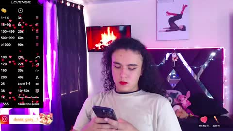 derek grey online show from December 17, 6:09 pm