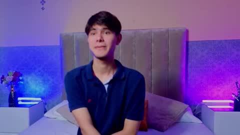 derek_sinn online show from February 26, 8:41 pm