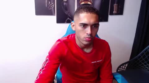 Snapshot of derek_storm_ chatting on November 10, 11:42 am D E R E K online show from November 10, 11:42 am