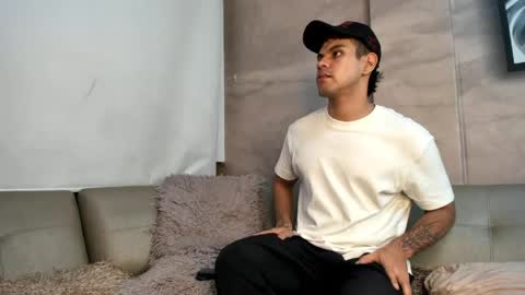 Snapshot of derek_voss chatting on April 12, 3:55 am derek_voss online show from April 12, 3:55 am