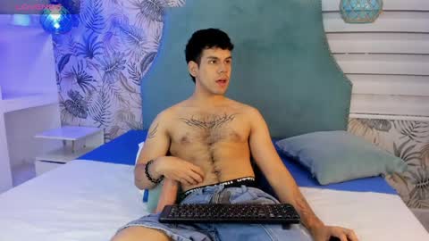 derek_voss online show from May 21, 8:38 pm