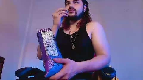Snapshot of derek_vow chatting on June 29, 10:43 pm Derek online show from June 29, 10:43 pm