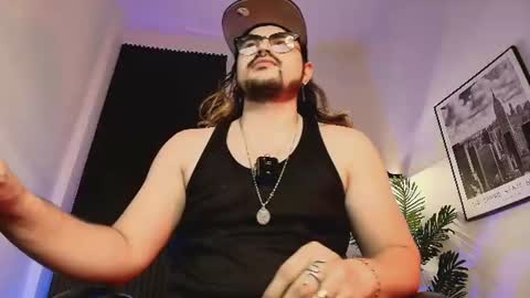 Snapshot of derek_vow chatting on July 26, 8:05 pm Derek online show from July 26, 8:05 pm