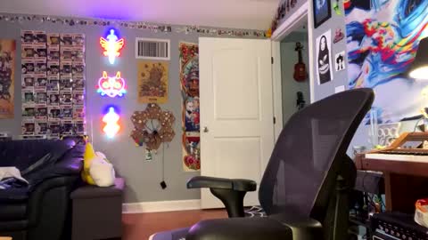 derekdings online show from September 18, 5:59 pm