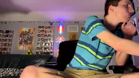 Snapshot of derekdings chatting on May 11, 9:12 pm derekdings online show from May 11, 9:12 pm