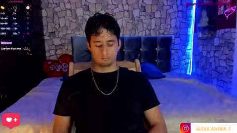 Snapshot of derekk_cute chatting on December 22, 3:44 am DEREKK online show from December 22, 3:44 am