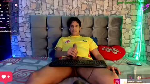 Snapshot of derekk_cute chatting on January 28, 2:21 am DEREKK online show from January 28, 2:21 am