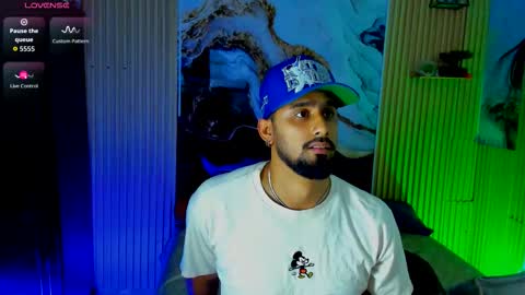 Snapshot of derekk_cute chatting on March 26, 2:39 am DEREKK online show from March 26, 2:39 am