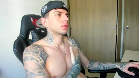 derekmuller11 online show from April 14, 1:39 pm