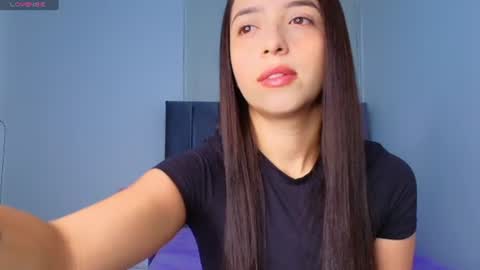 Snapshot of derly_cuervo703031 chatting on July 6, 7:05 pm derly_cuervo703031 online show from July 6, 7:05 pm