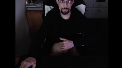 dermattes online show from April 12, 1:38 pm