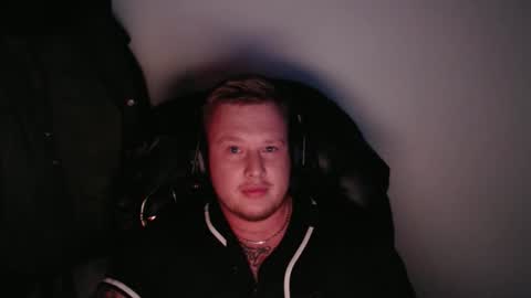 Gemeinsam Spass habentry together online show from February 19, 6:04 pm