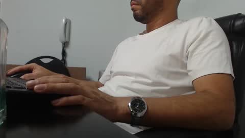     online show from December 6, 11:11 am