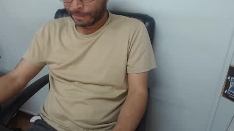     online show from November 9, 3:32 pm