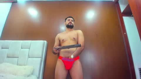 DerryBigger CM online show from February 28, 10:00 pm