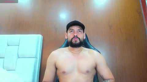 DerryBigger CM online show from March 22, 8:01 pm