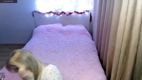 Ari online show from December 22, 10:36 pm