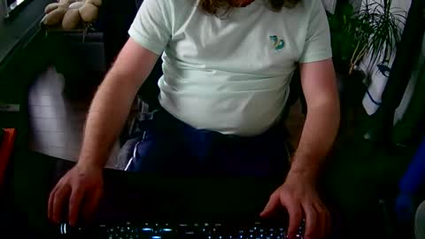 desdisdes online show from May 26, 8:49 pm