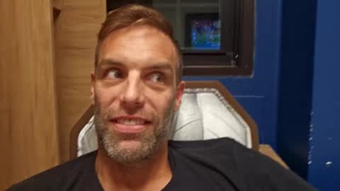 Snapshot of desertan20 chatting on November 10, 12:31 am Tall and Handsome online show from November 10, 12:31 am