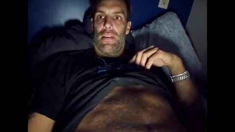 Snapshot of desertan20 chatting on November 17, 10:21 am Tall and Handsome online show from November 17, 10:21 am