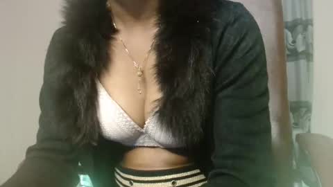 Snapshot of desi_baby_doll chatting on November 30, 2:15 am Dolly online show from November 30, 2:15 am
