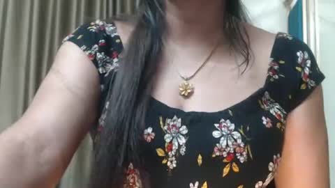 Snapshot of desimaisa130 chatting on December 2, 5:37 pm Maisa online show from December 2, 5:37 pm