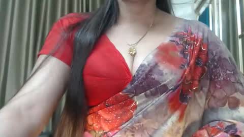 Snapshot of desimaisa130 chatting on December 6, 4:17 pm Maisa online show from December 6, 4:17 pm