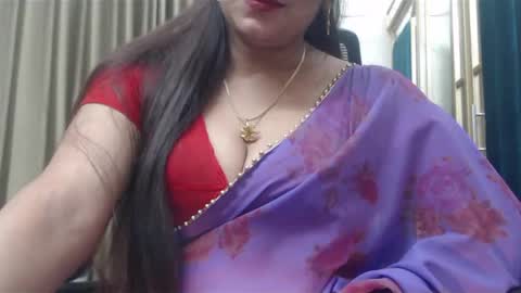 Snapshot of desimaisa130 chatting on December 16, 4:49 pm Maisa online show from December 16, 4:49 pm