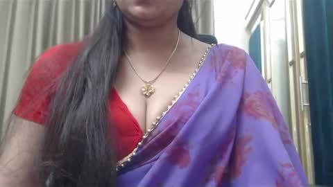 Snapshot of desimaisa130 chatting on December 16, 7:54 pm Maisa online show from December 16, 7:54 pm