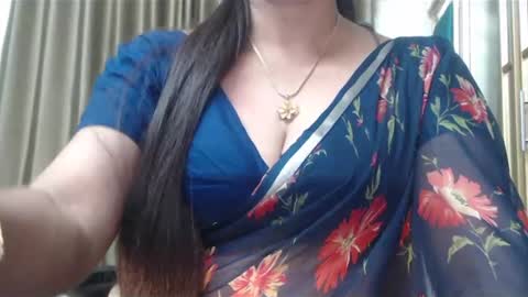 Snapshot of desimaisa130 chatting on December 18, 5:10 pm Maisa online show from December 18, 5:10 pm