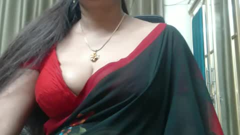 Snapshot of desimaisa130 chatting on December 26, 9:58 pm Maisa online show from December 26, 9:58 pm